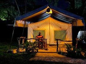 Гостиница Kara-Tunga, Karamoja Backpackers & Safari Camp  Морото